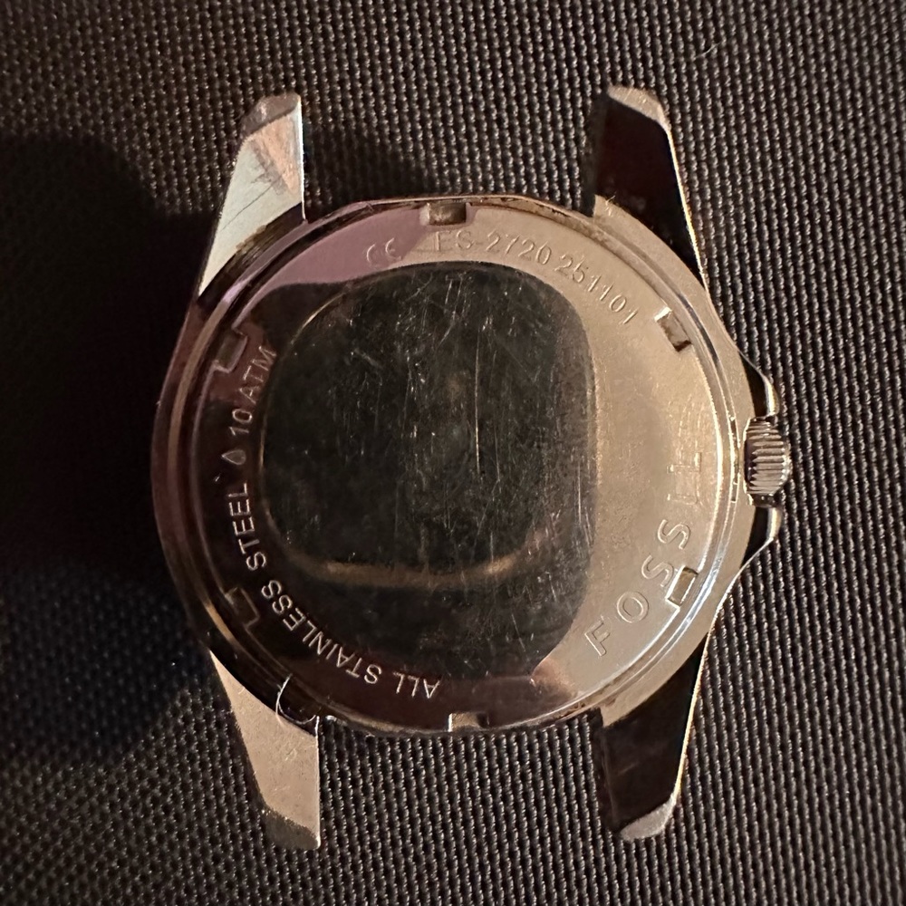 Fossil Watch With Bands - image 2